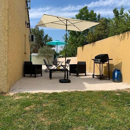 Loue Studio Dans Une Villa Avec Piscine Terrasse Saint-Theodorit Zewnętrze zdjęcie